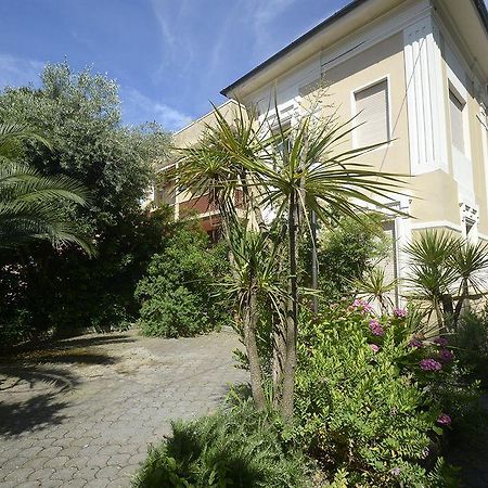Hotel Gigliola カマイオーレ エクステリア 写真