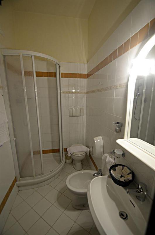 Hotel Gigliola カマイオーレ エクステリア 写真
