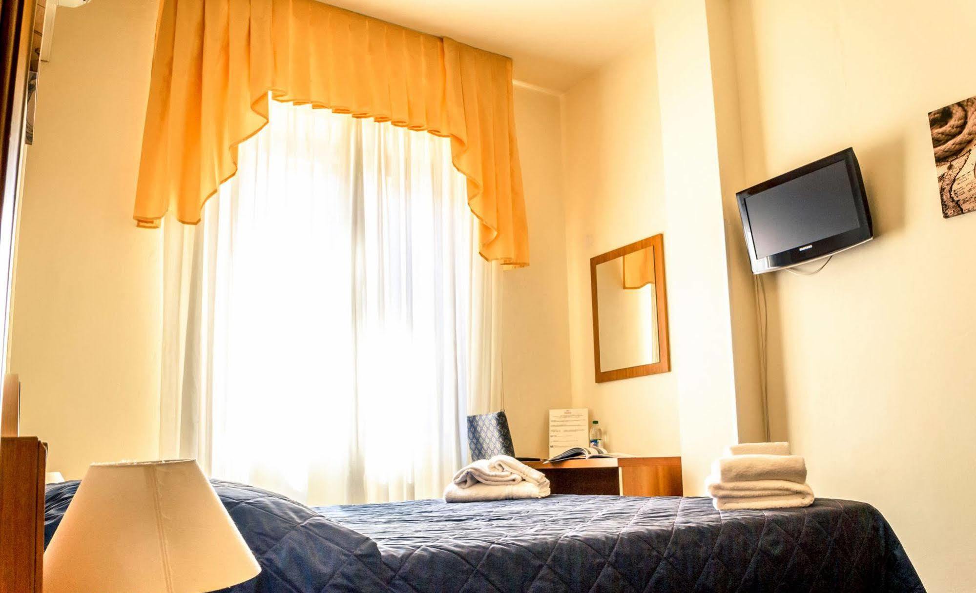 Hotel Gigliola カマイオーレ エクステリア 写真